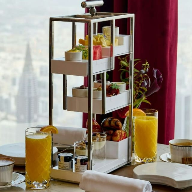 at-mosphere-burj-khalifa-3-course-breakfast-experience_1